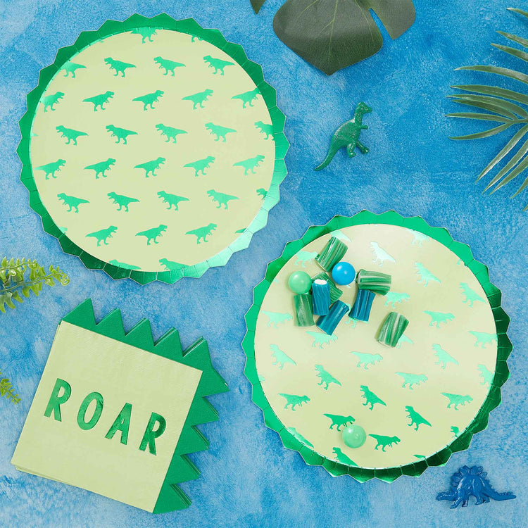 Roar Shaped 23cm Paper Plates Pack of 8